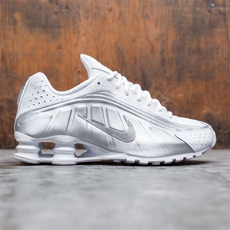 nike shox r4 weiß silber|shox r4 price.